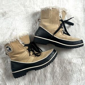Sorel Tivoli II Suede Lace Up Boots 6.5